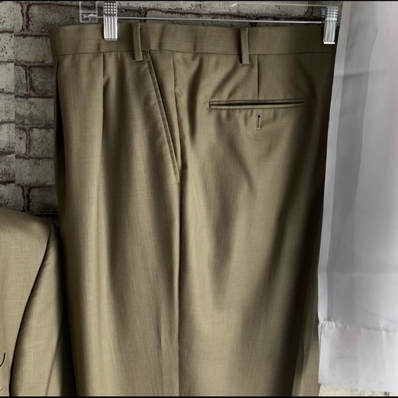 IZOD men’s suit - Picture 3 of 9